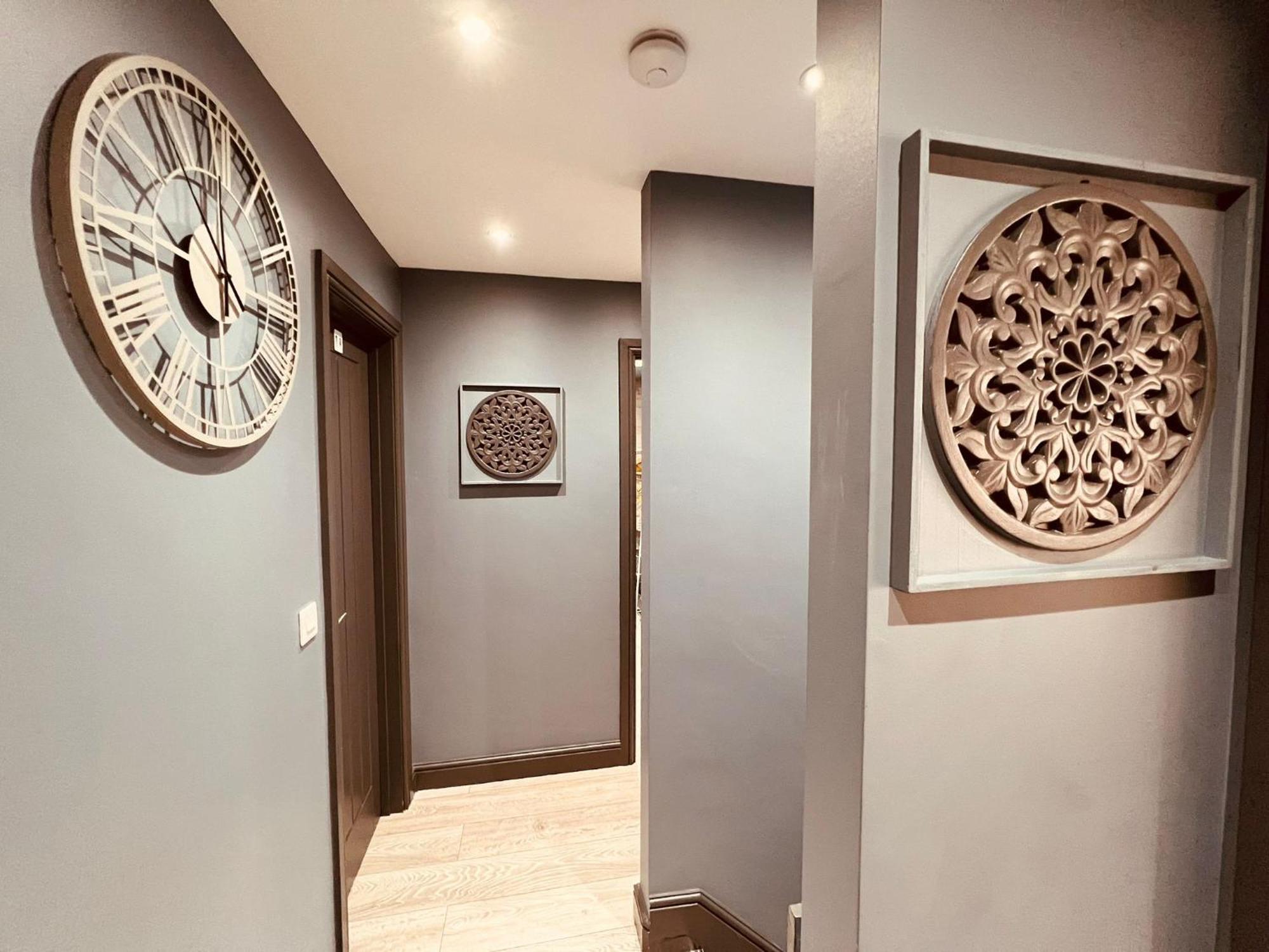 Modern Suites -5 Bedroom House- With Free Parking Birmingham City Exterior photo