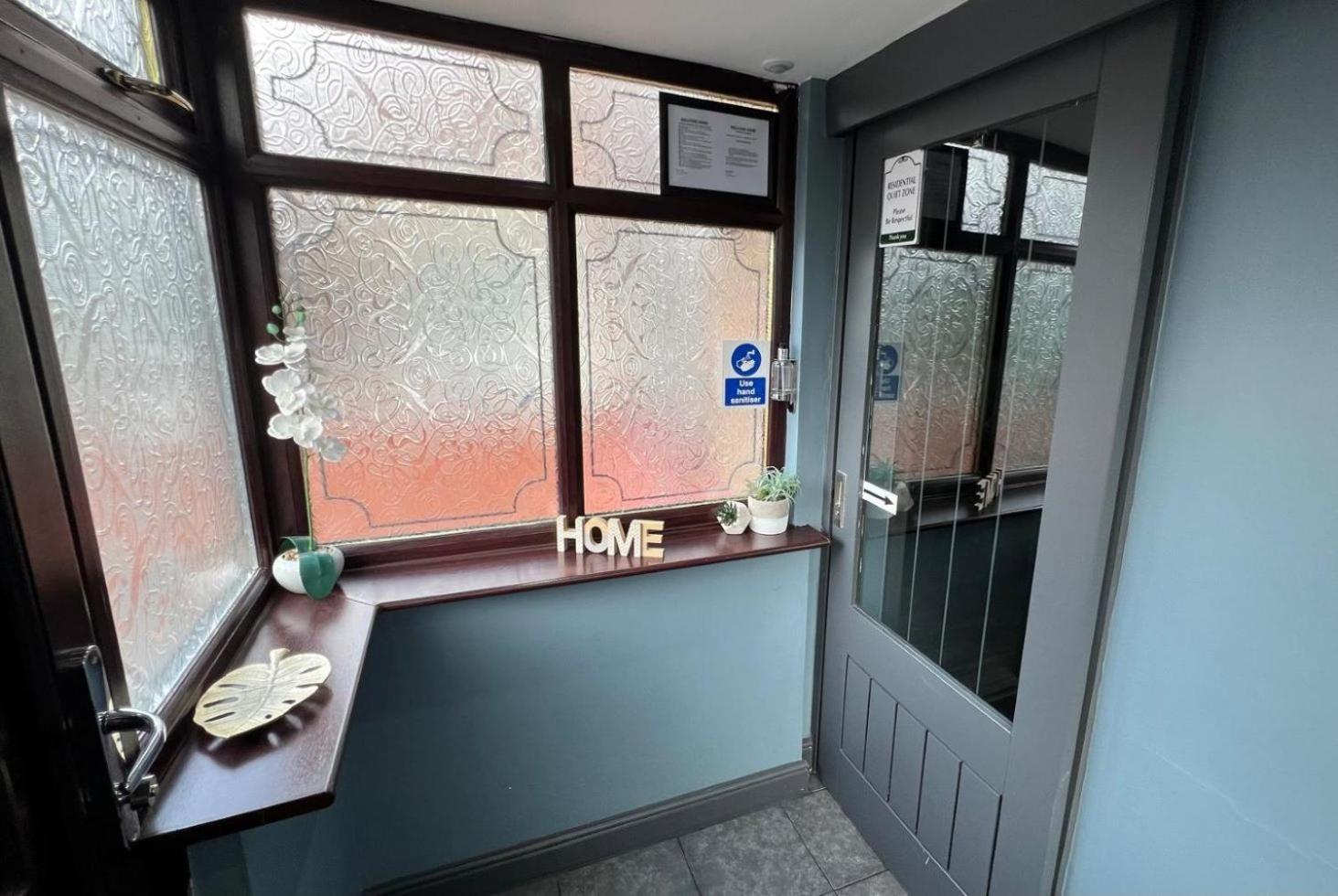 Modern Suites -5 Bedroom House- With Free Parking Birmingham City Exterior photo