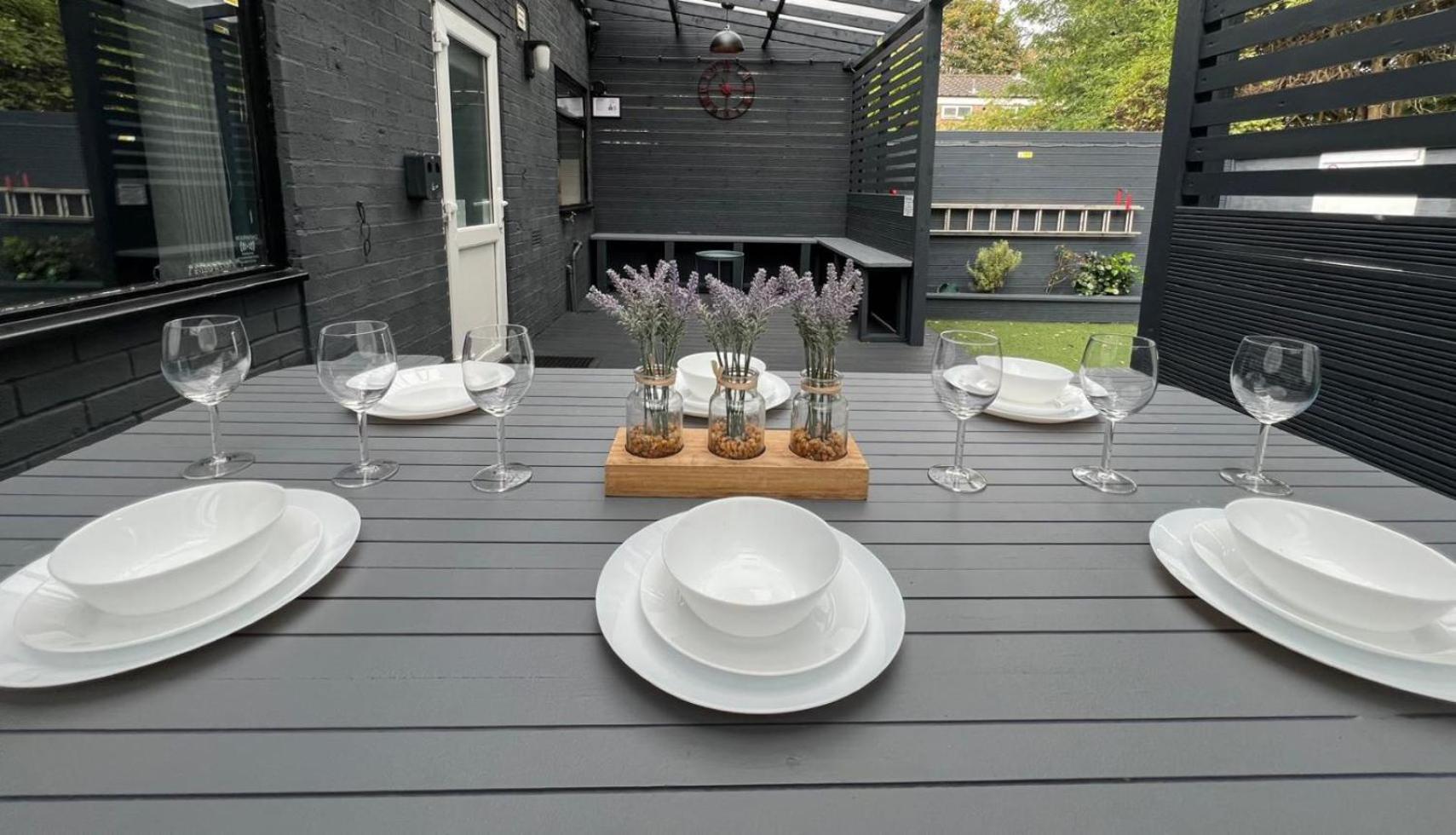 Modern Suites -5 Bedroom House- With Free Parking Birmingham City Exterior photo