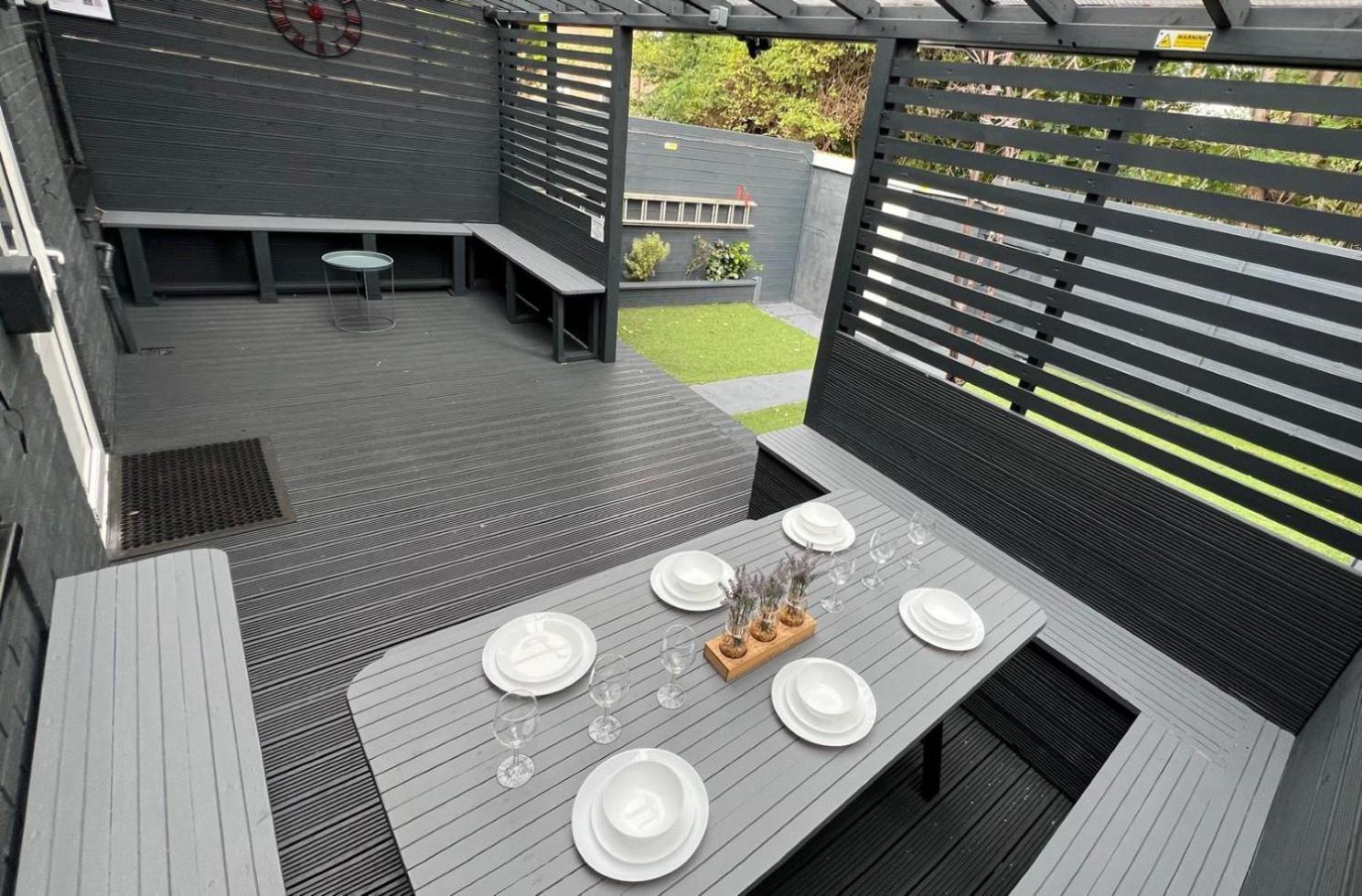 Modern Suites -5 Bedroom House- With Free Parking Birmingham City Exterior photo